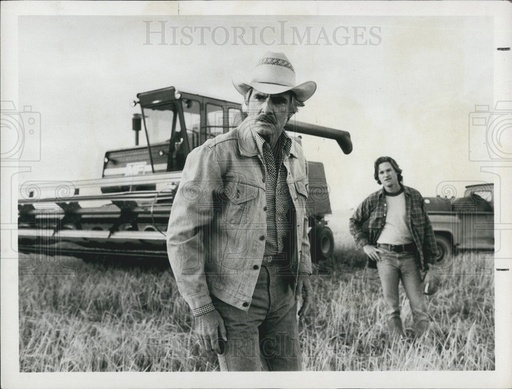 1980 Press Photo Dennis Weaver Actor Amber Waves - Historic Images