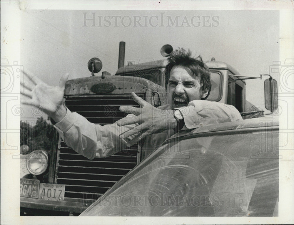 1973 Press Photo Dennis Weaver, Dual - Historic Images