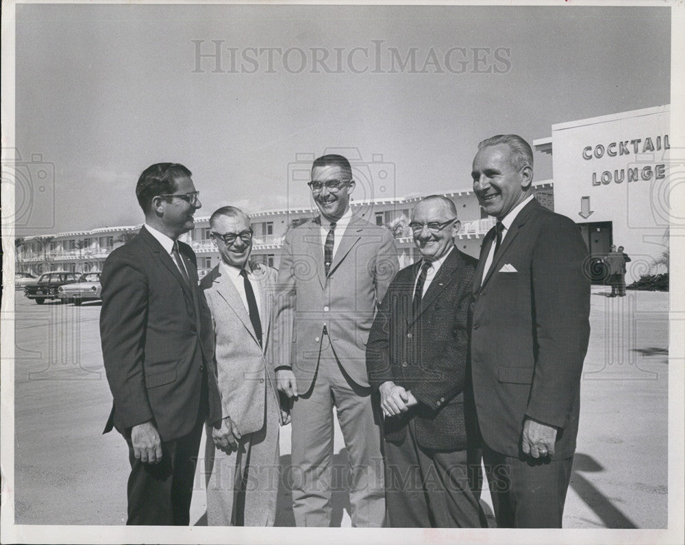 1966 Press Photo State Road Board Members Discuss New Budget - Historic Images