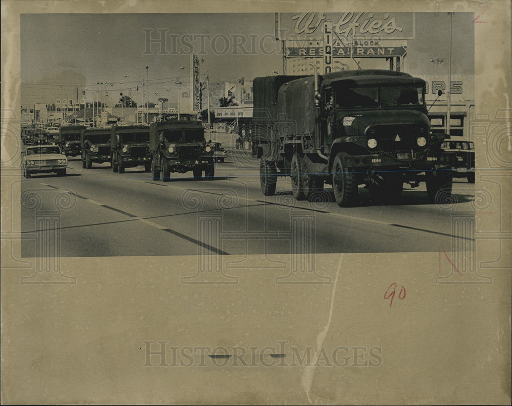 1966 Press Photo Truck Convoy National Guard Armory, St Petersburg - Historic Images