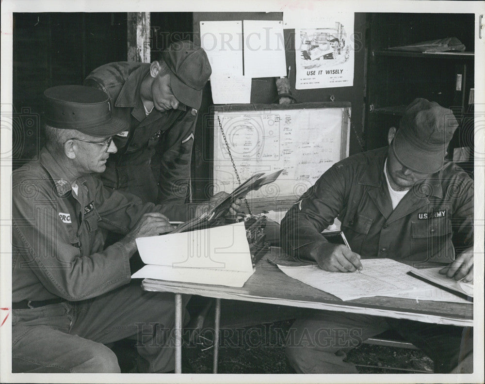 1965 Press Photo PFC Larry Dudley Of Hdqrtrs Co 1-124th Infantry St Petersburg - Historic Images