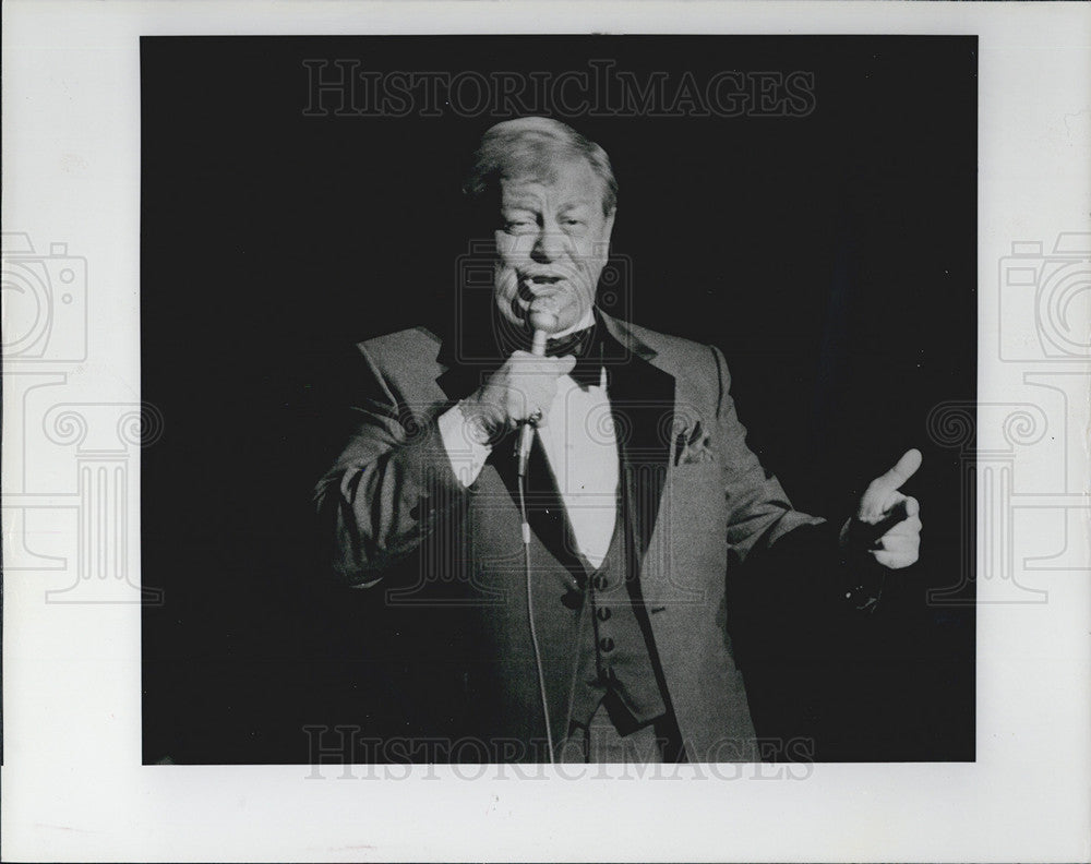 Press Photo Singer B. Sharpe - Historic Images