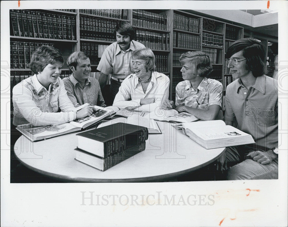 1975 Press Photo Manatee High School Quiz Team - Historic Images