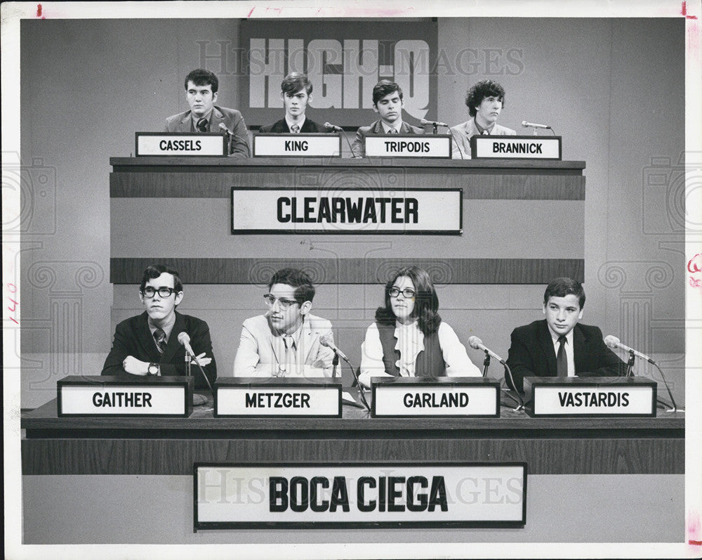 1971 Press Photo Boca Ciega High School Meets Clearwater High On High 1971-press-photo-boca-ciega-high-school-meets-clearwater-high-on-high