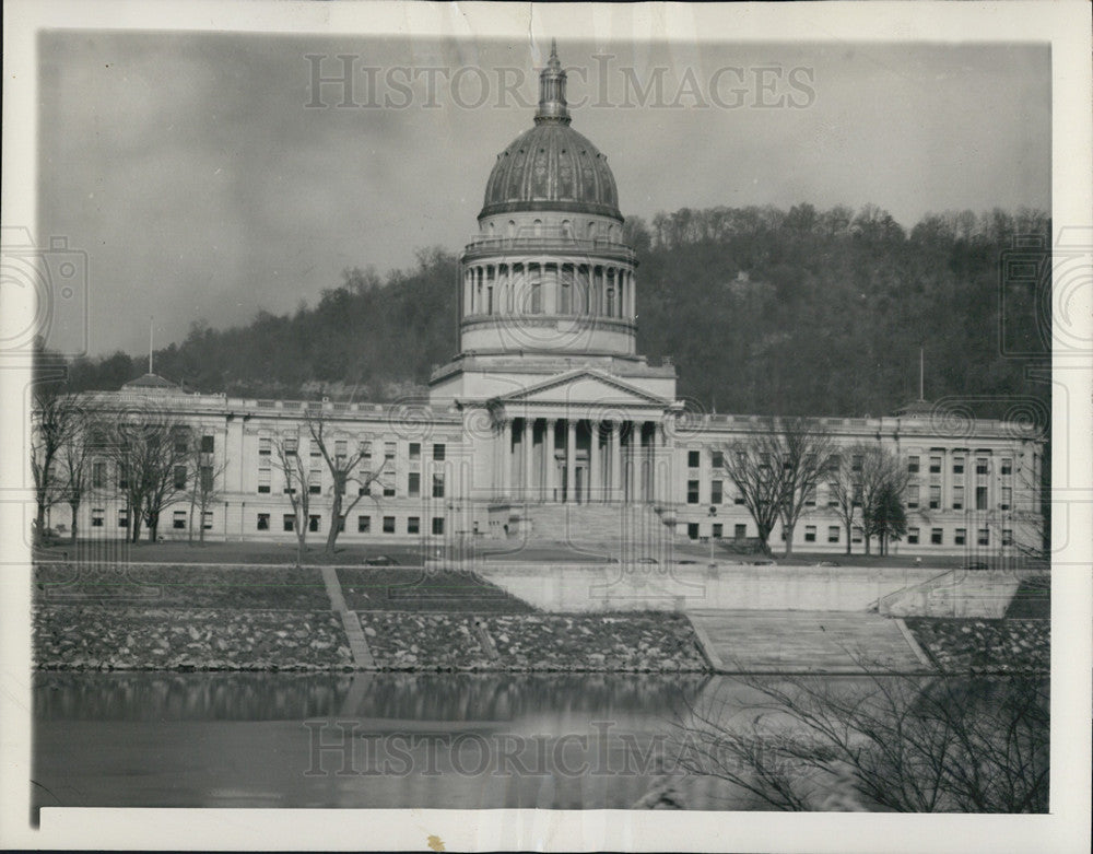 1945 Press Photo West Virginia State Capitol/Charleston West Virginia - Historic Images