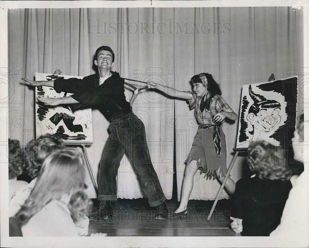 1948 Press Photo Pat Raymond &amp; John Callahan Are Daisy Mae &amp; Lil Abner - Historic Images