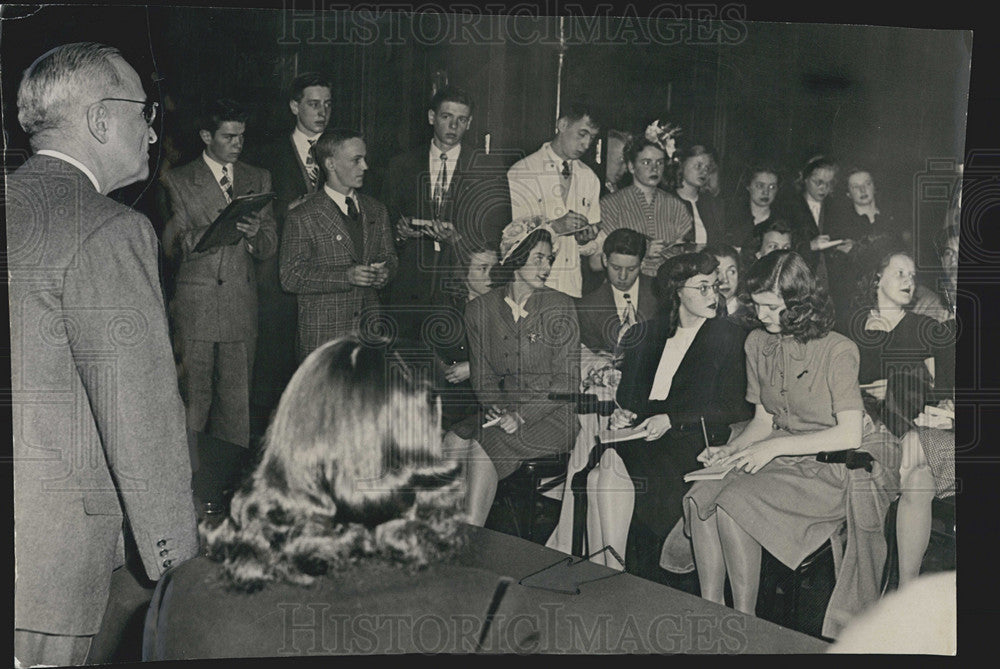 1946 Press Photo High School Reporters Meet President Truman - Historic Images