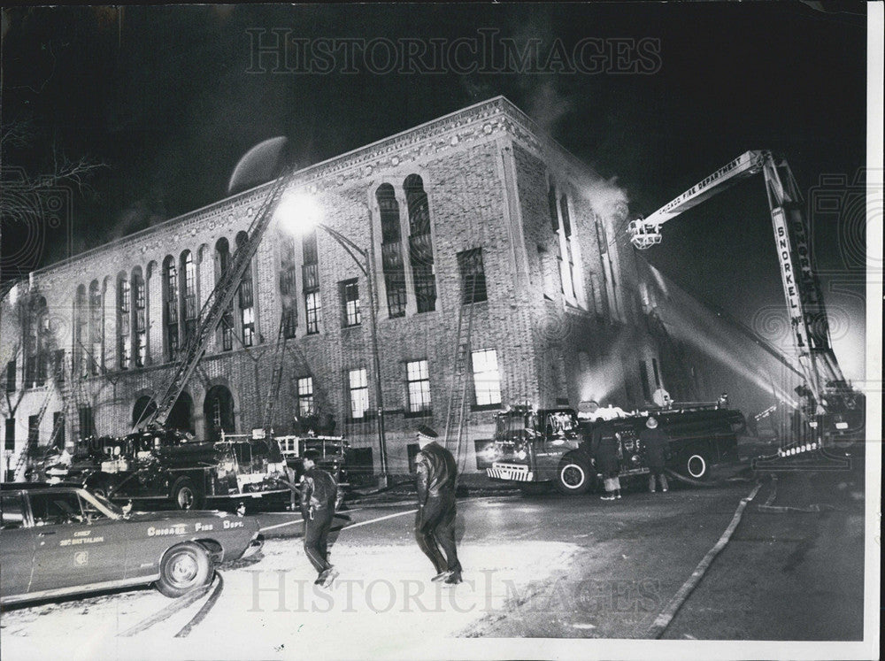 1968 Press Photo Firemen Battle in Hess Upper Grade Center - Historic Images