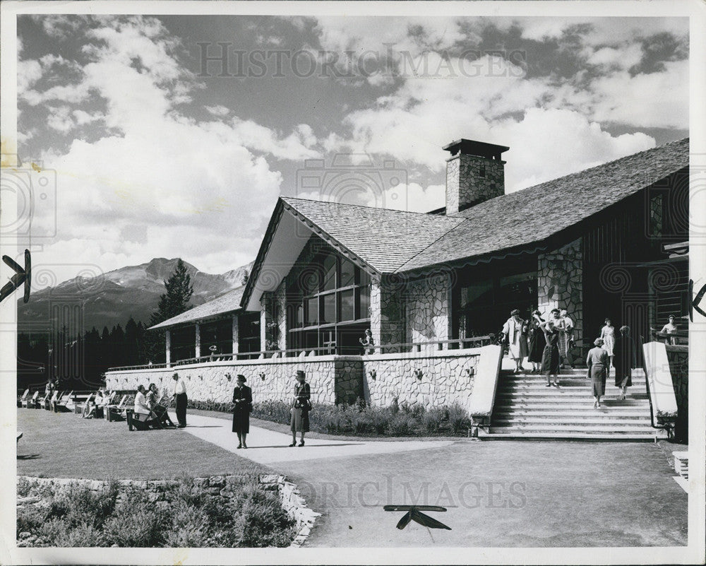 1968 Press Photo New Central Building Jasper Park Lodge Canadian Rockies - Historic Images