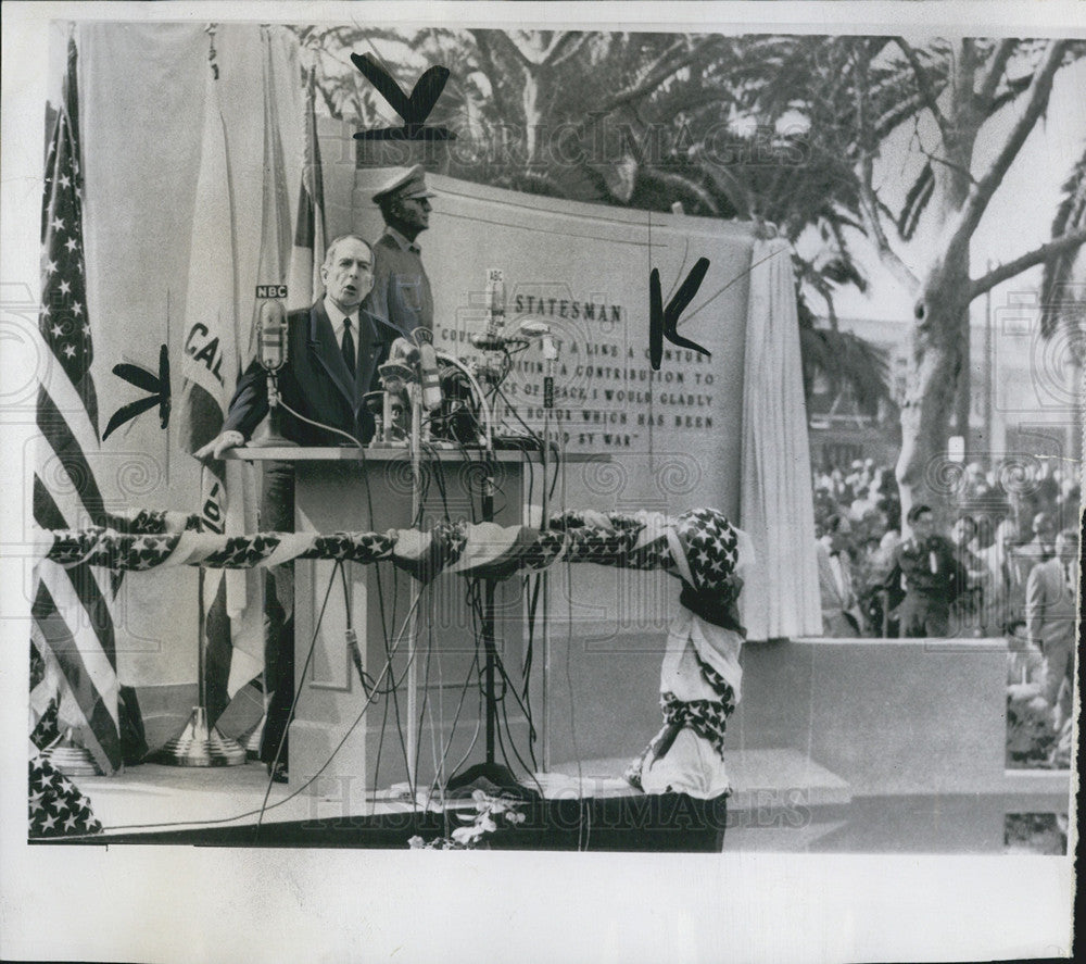 1954 Press Photo General Douglas MacArthur Momument - Historic Images