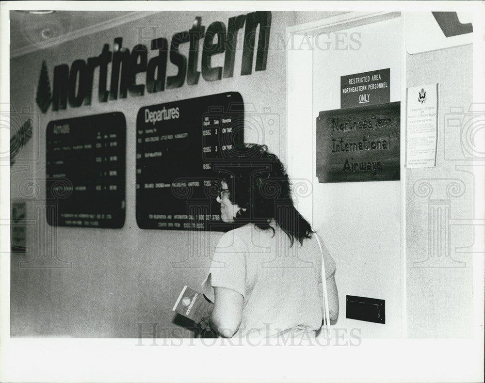 1985 Press Photo Northwestern Airlines Terminal - Historic Images