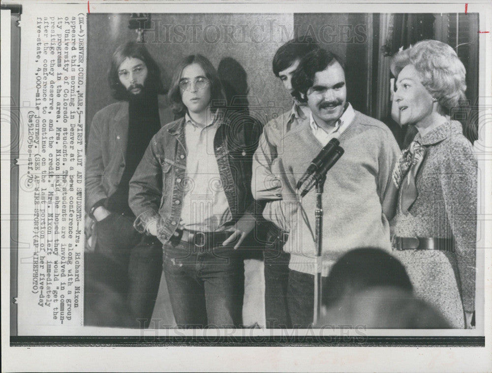 1970 Press Photo Pat Nixon Denver News Conference University Colorado Students - Historic Images