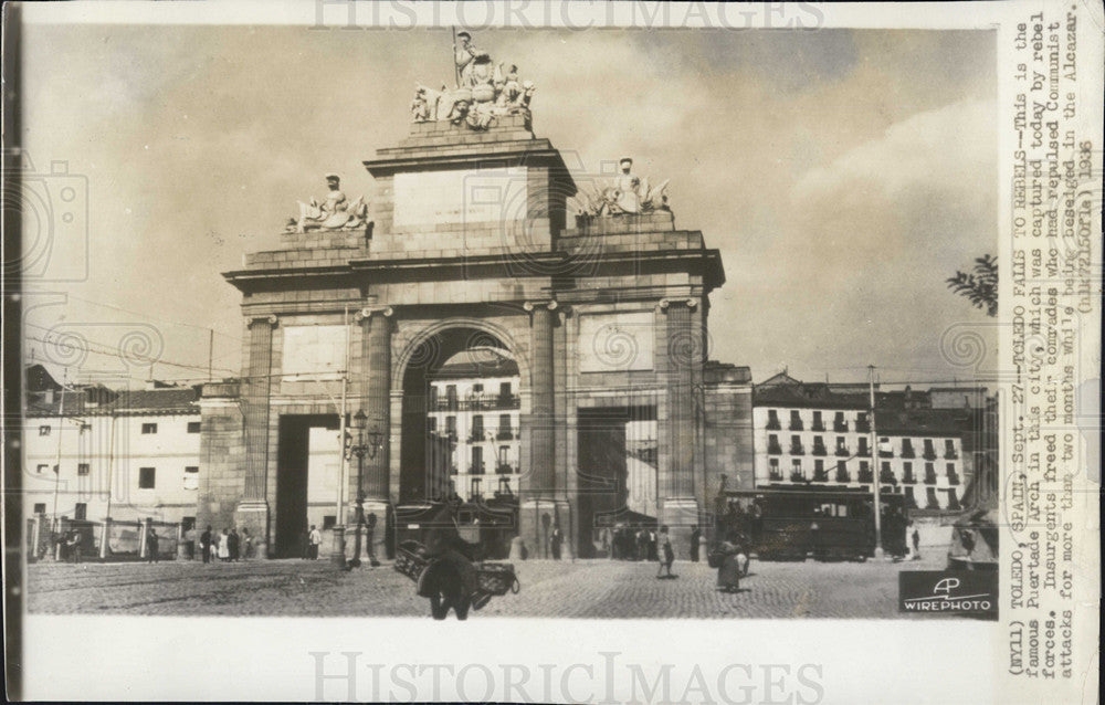 1938 Press Photo Famous Puertada Arch in Toledo Spain - Historic Images