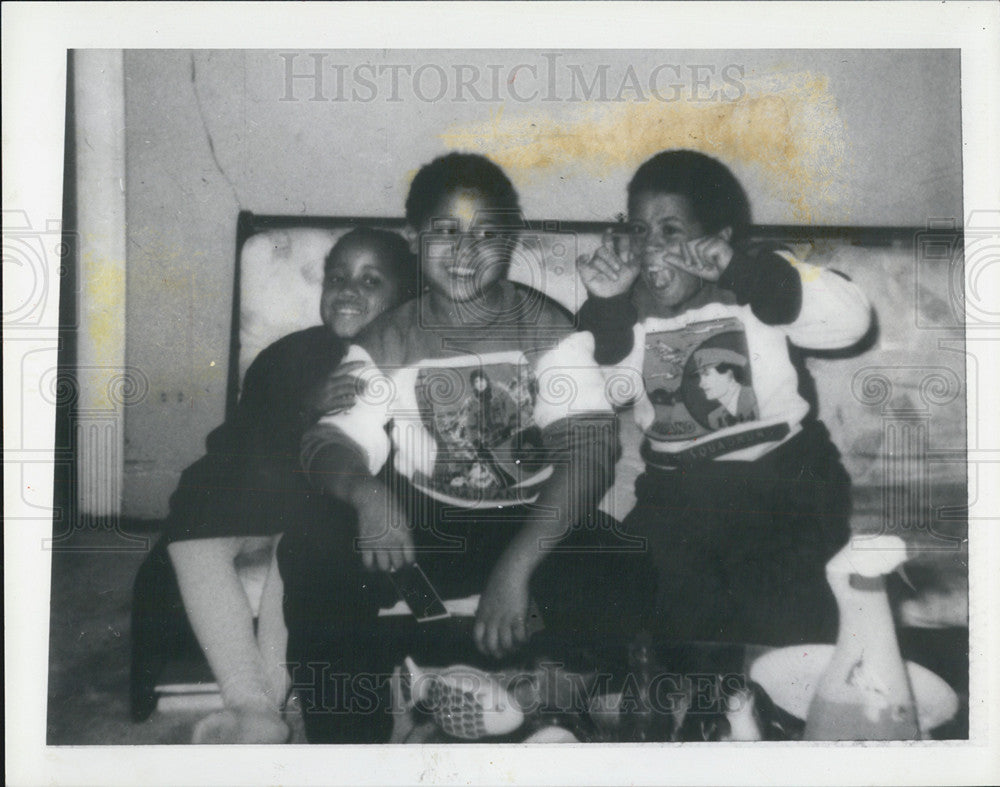 1985 Press Photo Children Gina Torres Jose Sean Boys Girl - Historic Images