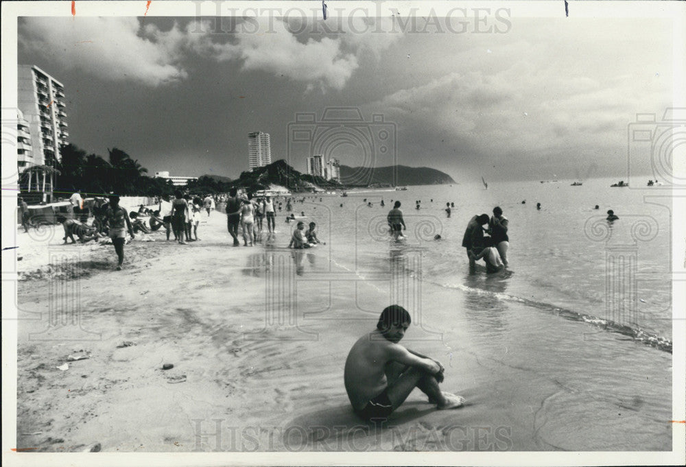 1982 Press Photo Beach in Colombia - Historic Images