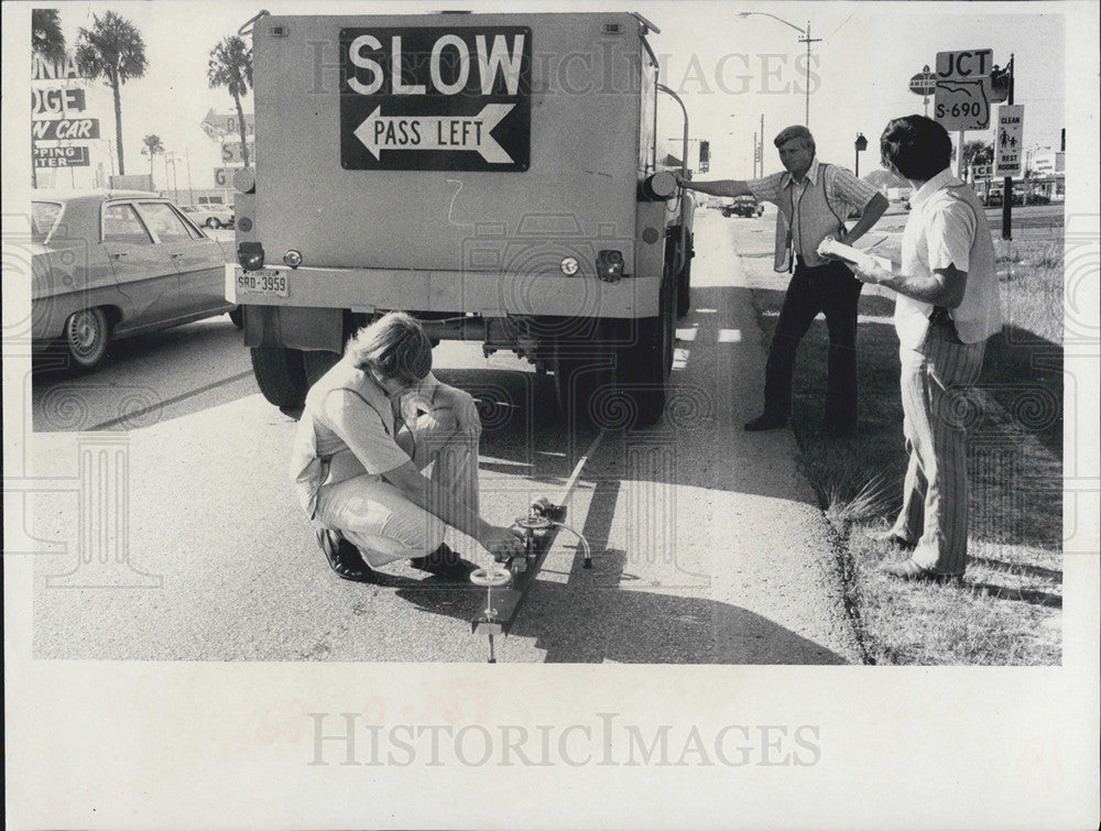 1972 Press Photo St Petersburg State Department Transportation Workers Truck - Historic Images