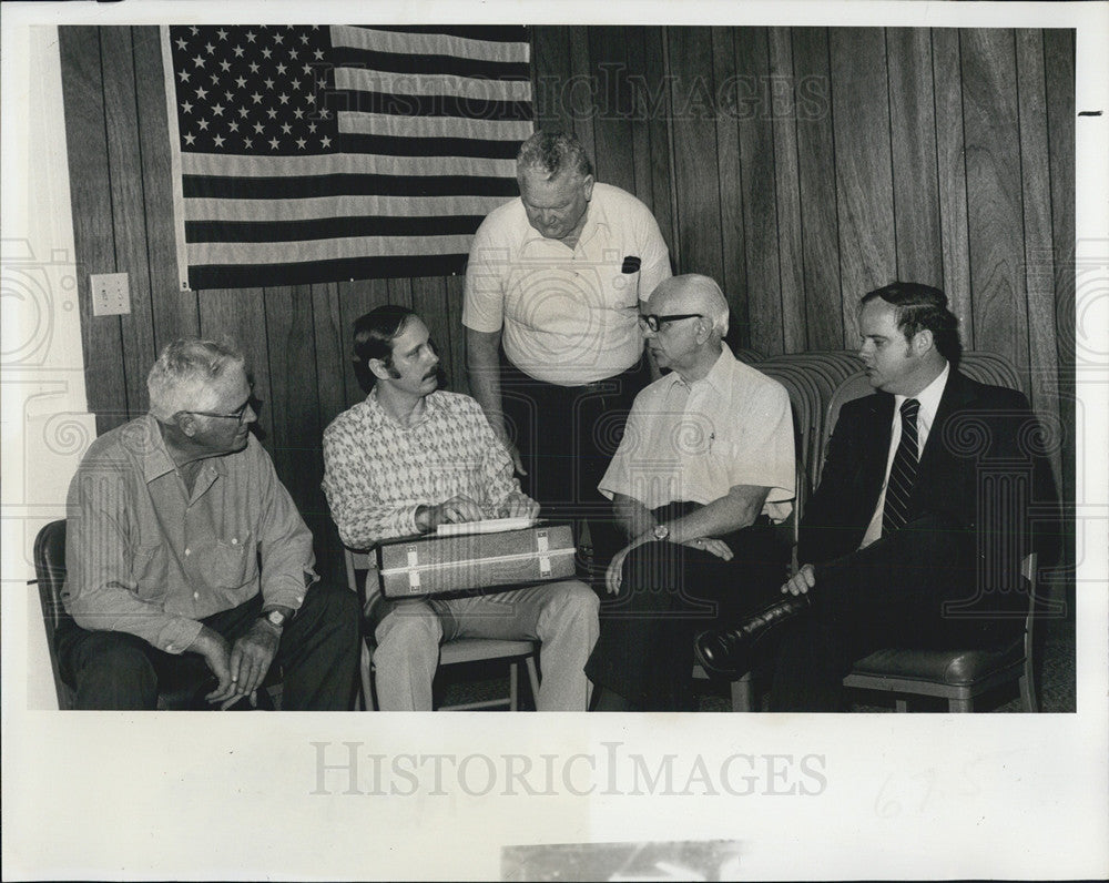 1979 Press Photo Frank LeRoy Don Gerteissen of the DNR Mayor Joseph Sabel - Historic Images