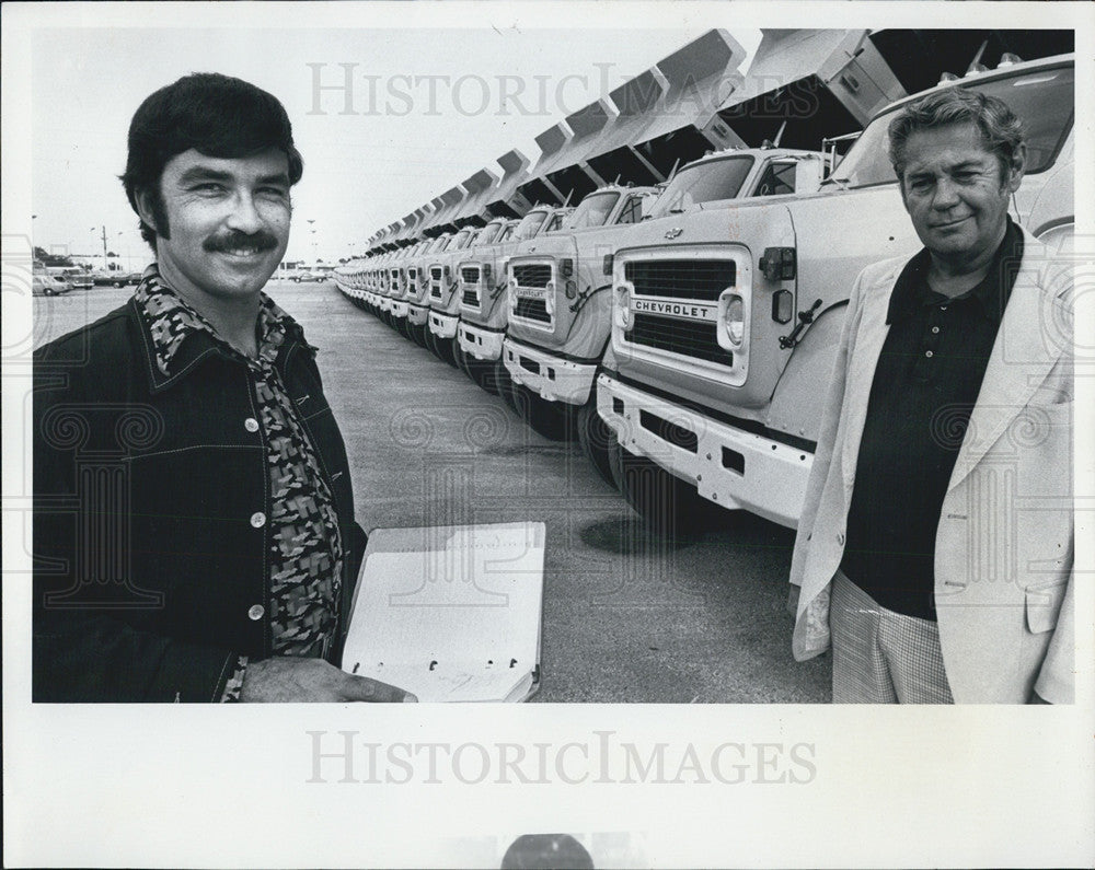 1976 Press Photo Charles Anton Ted Ware Dump Trucks - Historic Images