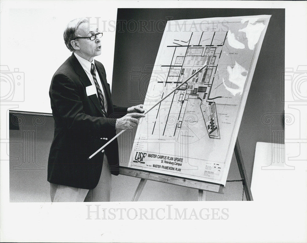 1987 Press Photo University Southern Florida President John Lott Brown Speaks - Historic Images