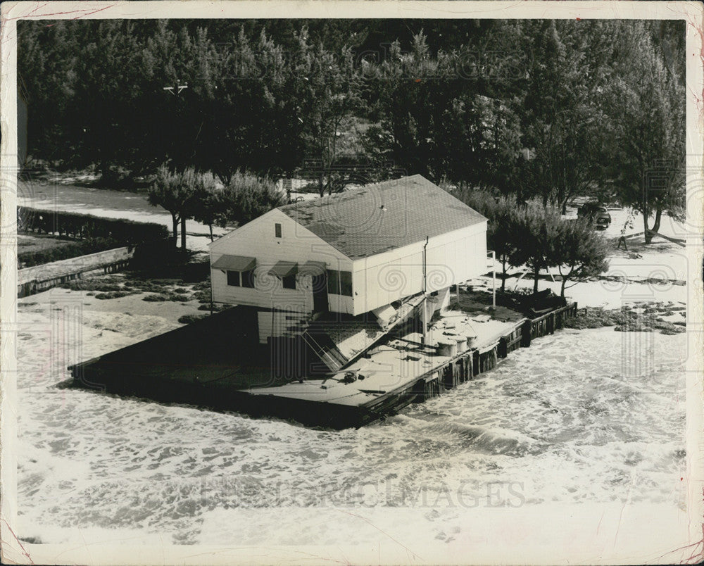 1966 Press Photo Hurricane Damaged House Florida Gulf - Historic Images