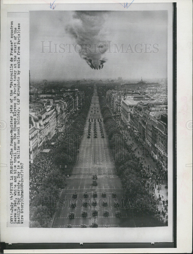 1967 Press Photo Fouga-Magister Jets Patrouille France Squadron Leave Trail Over - Historic Images