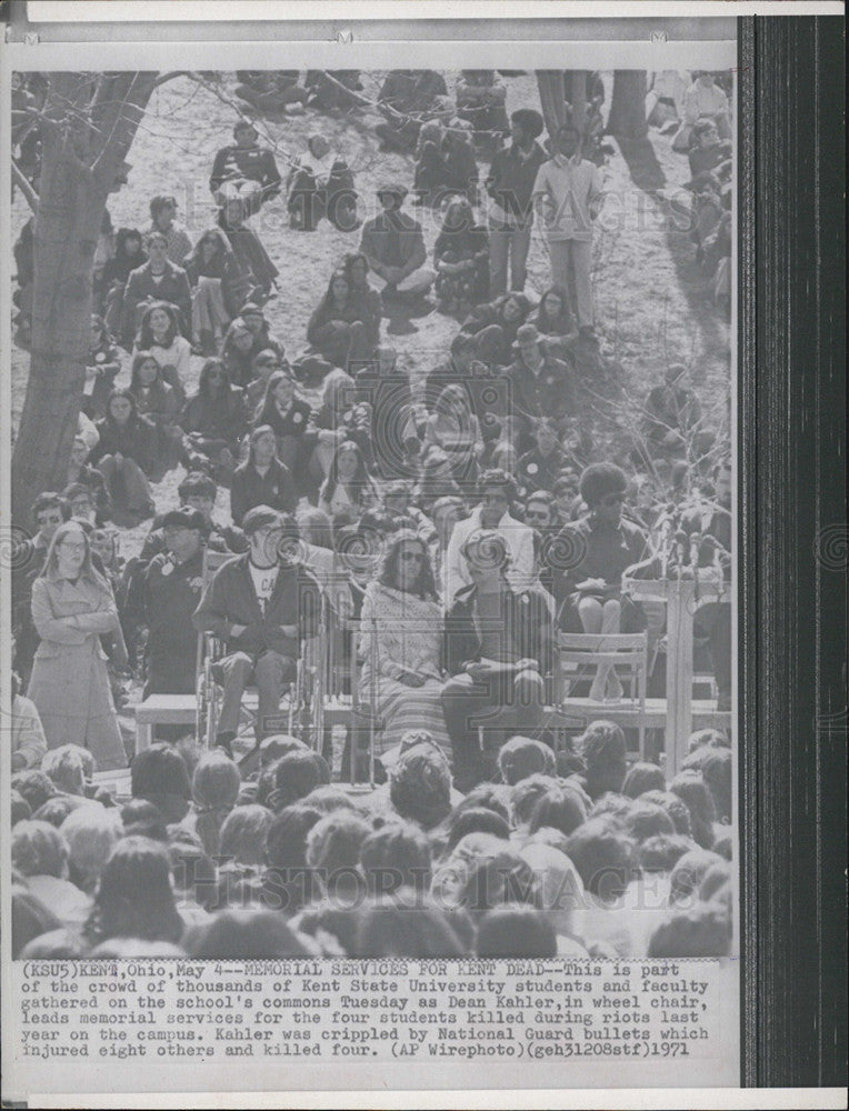 1971 Press Photo Dean Kahler at Kent State University Memorial Service - Historic Images