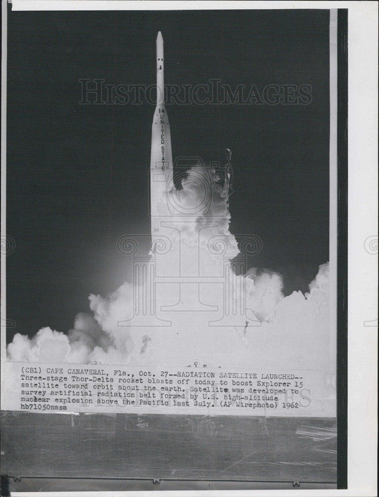 1962 Press Photo Radiation Satellite launched into orbit from Cape Canaveral Fl - Historic Images