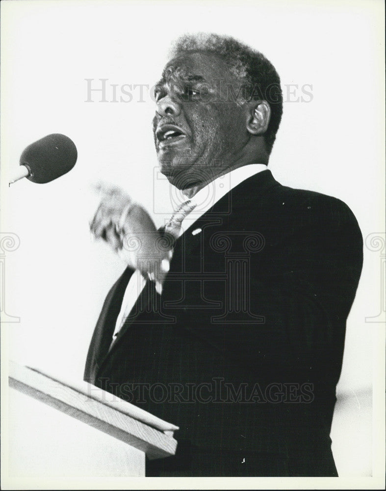 1986 Press Photo Mayor Harold Washington Speaking In The 10th Ward Bright School - Historic Images