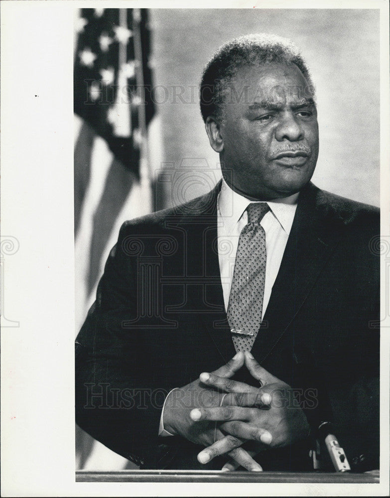 1987 Press Photo Mayor Harold Washington at a press conference - Historic Images