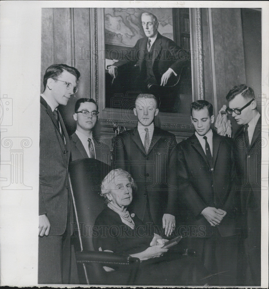 1961 Press Photo Former First Lady Mrs. Editth Galt Wilson &amp; Fellowship winners - Historic Images