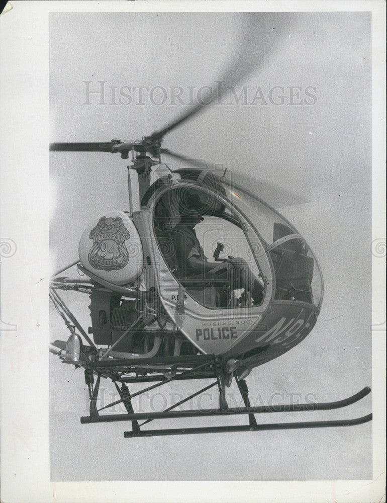 1971 Press Photo Sgt A L Ford piloting helicopter of the St Petersburg Police - Historic Images