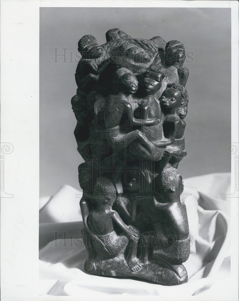 1976 Press Photo Makonde Sculptures On Display - Historic Images