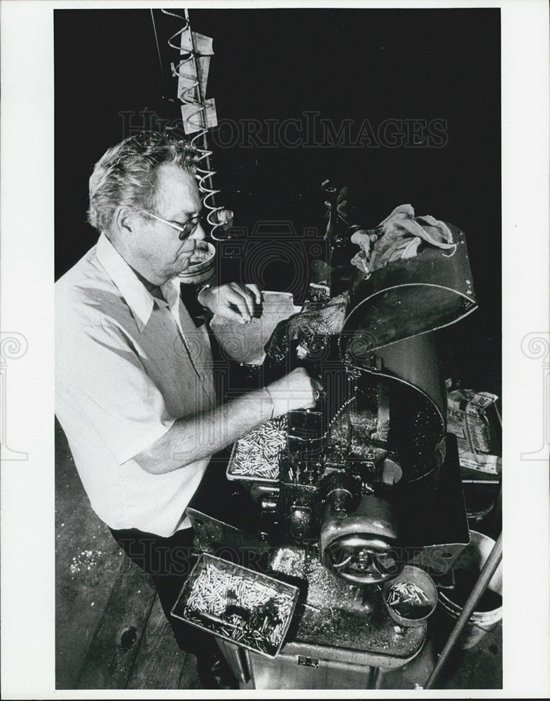 1988 Press Photo Tank Screw Machine Products - Historic Images