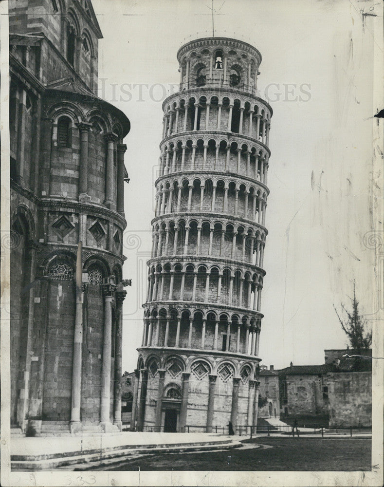 1930 Press Photo Pisa Leaning Tower Cathedral Water at Base Survey Foundation - Historic Images