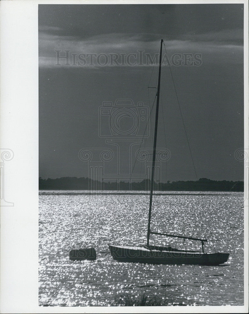 1969 Press Photo St Petersburg Waters And Boat At Night - Historic Images