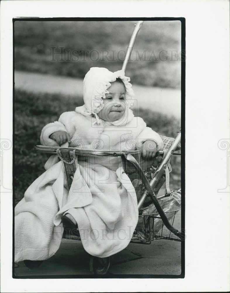 1985 Press Photo Nichole McHenry Bundled Baby Stroller St. Petersburg Weather - Historic Images