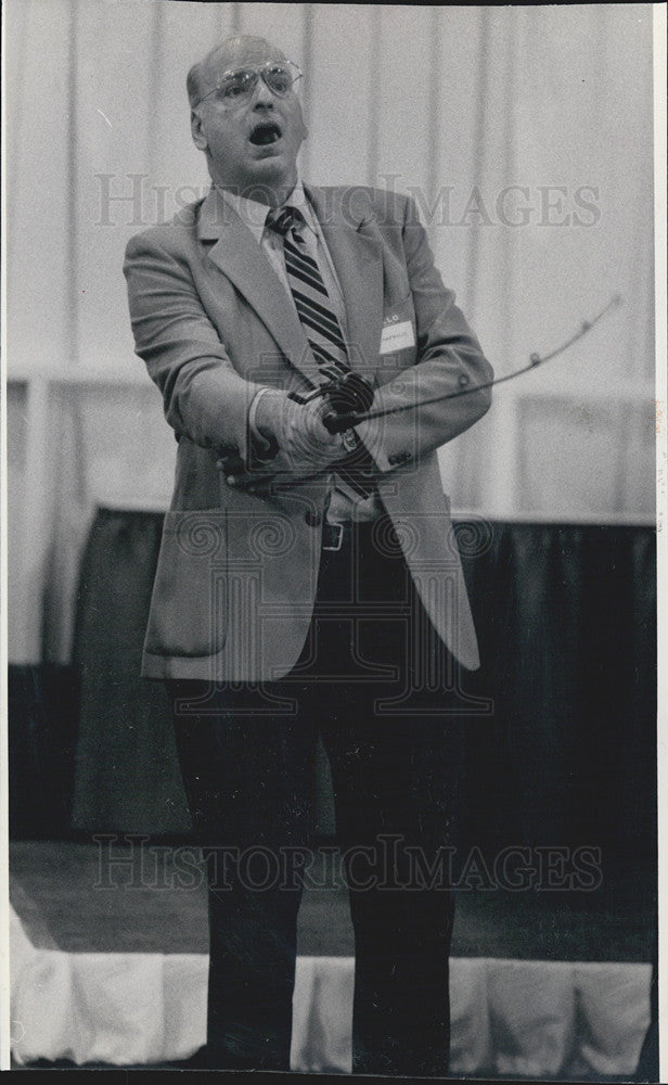 1988 Press Photo of Jim Chapralis at the Sport Fishing Travel and Outdoor Show - Historic Images