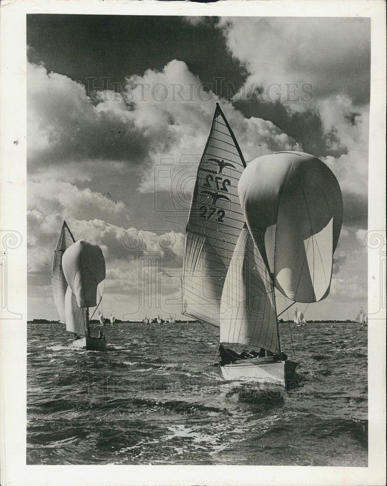 1963 Press Photo Holland inland lakes sail boat visitors - Historic Images