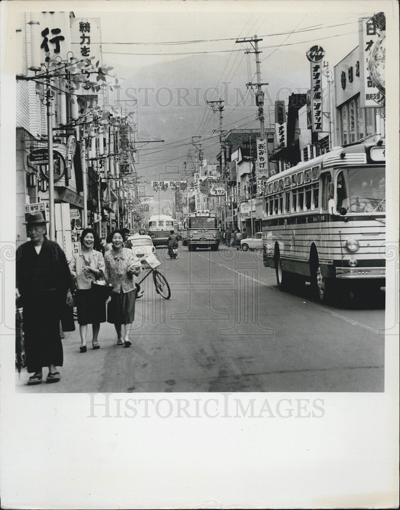 1964 Press Photo Beppu main street small resort town Japan scenic island Kyushu - Historic Images