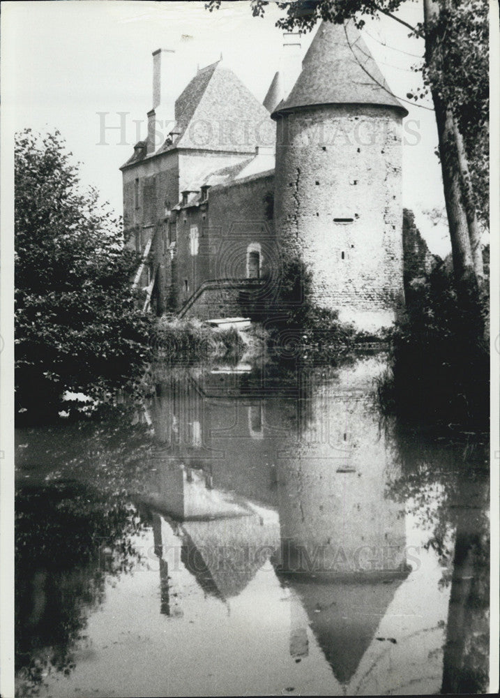 1983 Press Photo Chateau Anizy delightful vista float canals rented barge France - Historic Images