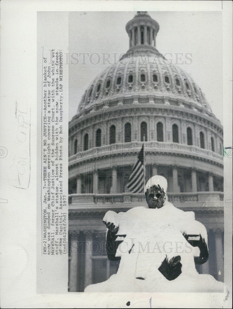 1977 Press Photo Snow Covered Statue John Marshall Capitol Building Washington - Historic Images