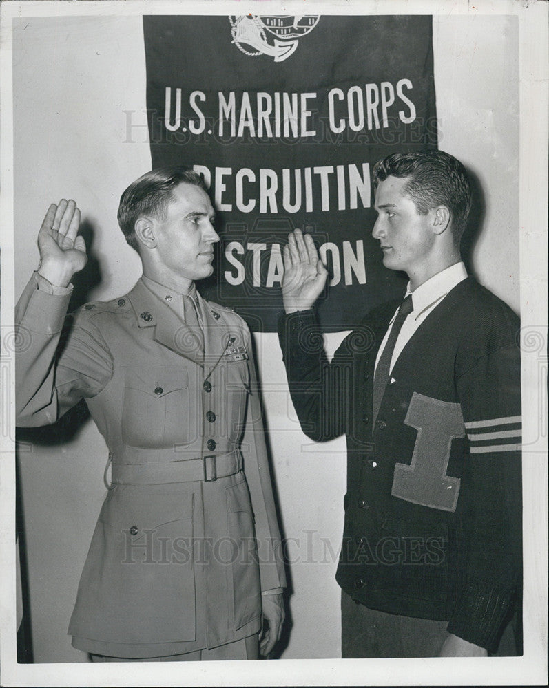 1948 Press Photo Marine Corps New Recruit Station Swearing in Ceremony Draft - Historic Images