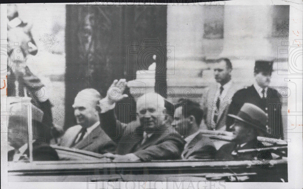 1960 Press Photo Soviet Premier Khrushchev as he Leaves Paris - Historic Images