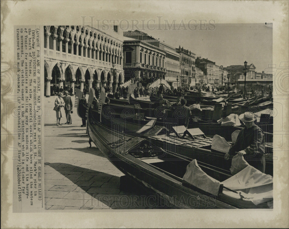 1965 Press Photo Gondolas Venice Italy Motorboats May Put Gondolas In Danger - Historic Images