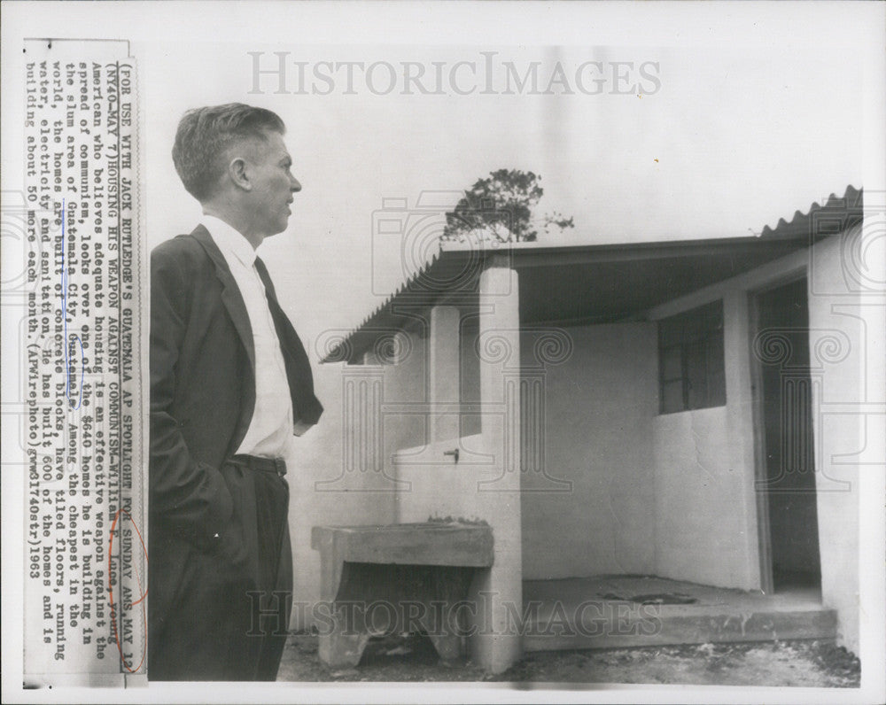 1963 Press Photo William Luce Guatemala City Guatemala Building Houses - Historic Images