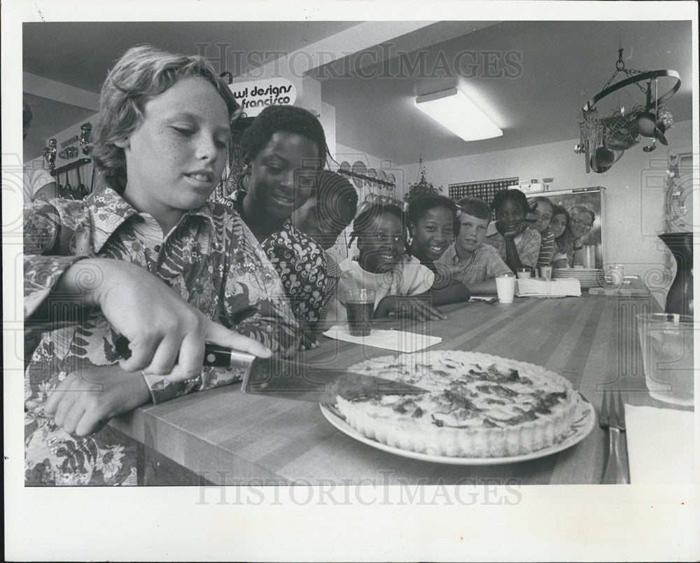 1976 Press Photo St. Petersburg Cooking Class Quiche Lorraine Students - Historic Images