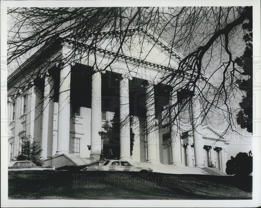 1965 Press Photo Outside view of the Virginia State Capitol Building in Richmond - Historic Images