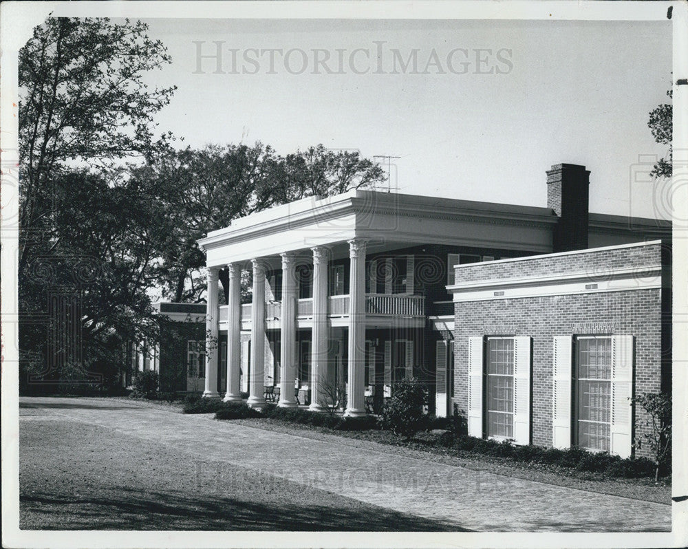 1966 Press Photo Mansion Built 1957 Grahams - Historic Images