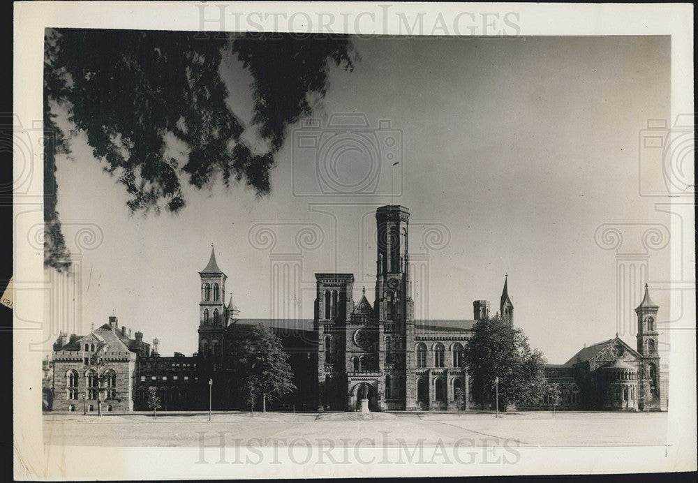 1971 Press Photo James Renwick&#39;s brownstone Castle,Smithsonian Institution - Historic Images