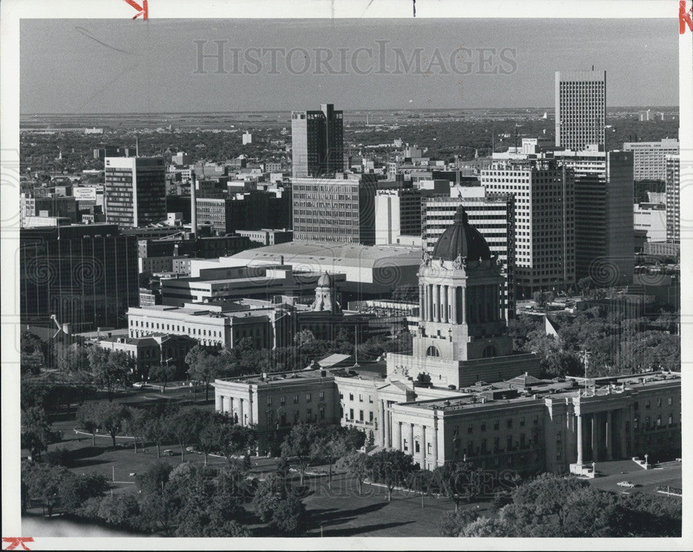 1977 Press Photo Manitoba&#39;s Legislative Building - Historic Images